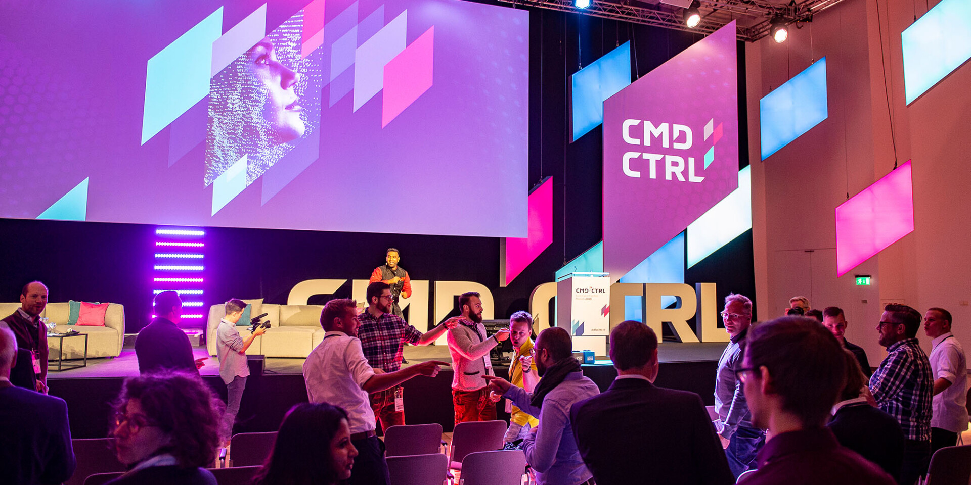 CMD CTRL Messe Bühne